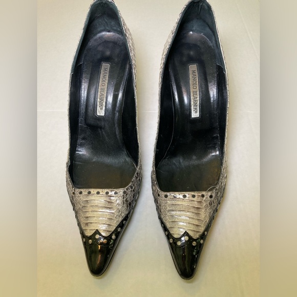 Manolo Blahnik GUC Size 40 Silver and Black Snakeskin Heels Pumps - Picture 2 of 10